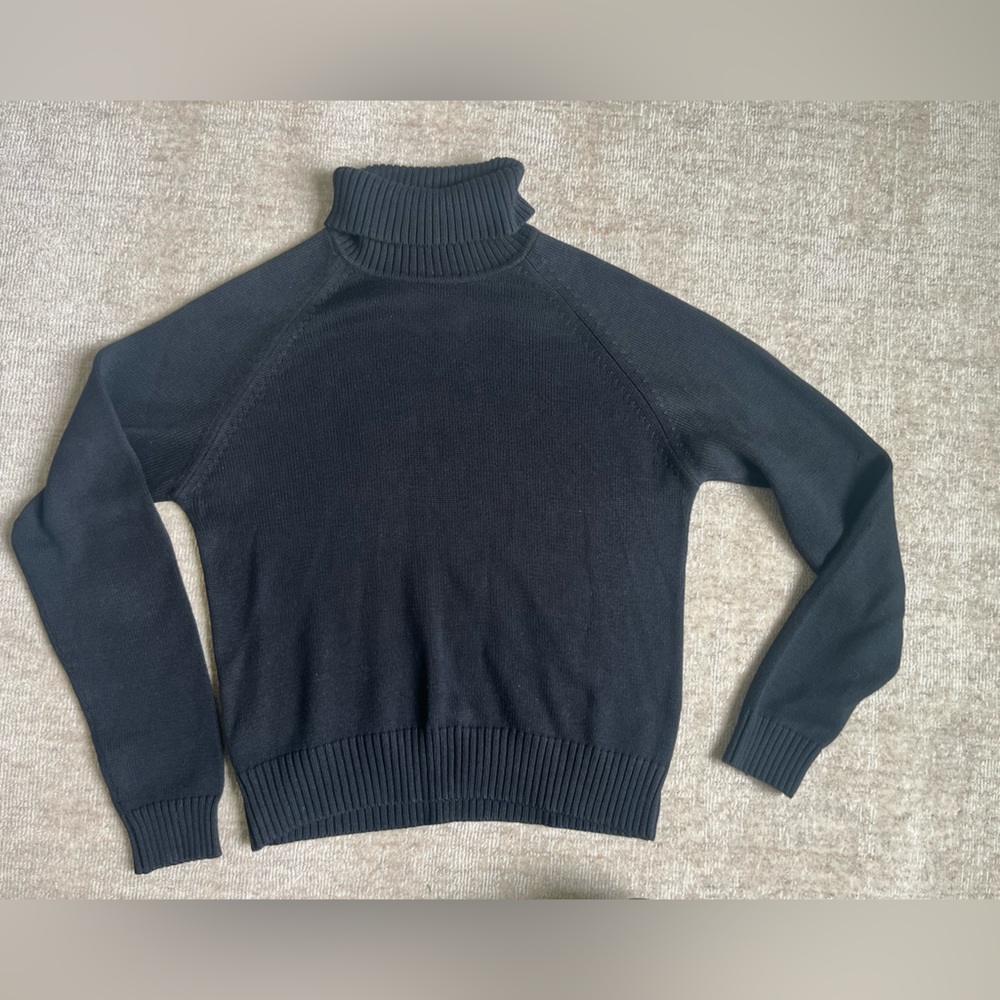 August Silk turtleneck sweater black